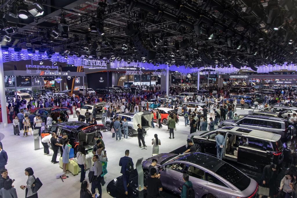“سهل الأعمال” تشارك في معرض Auto Show وتزور جناح China New Energy
